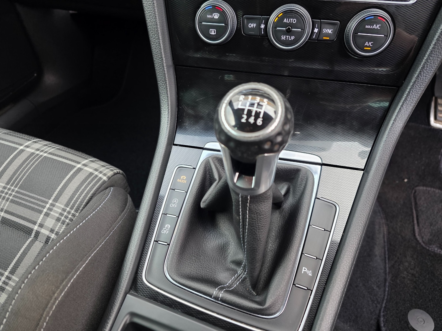 Used Volkswagen Golf 2014 for sale - 78070656: Photo 17