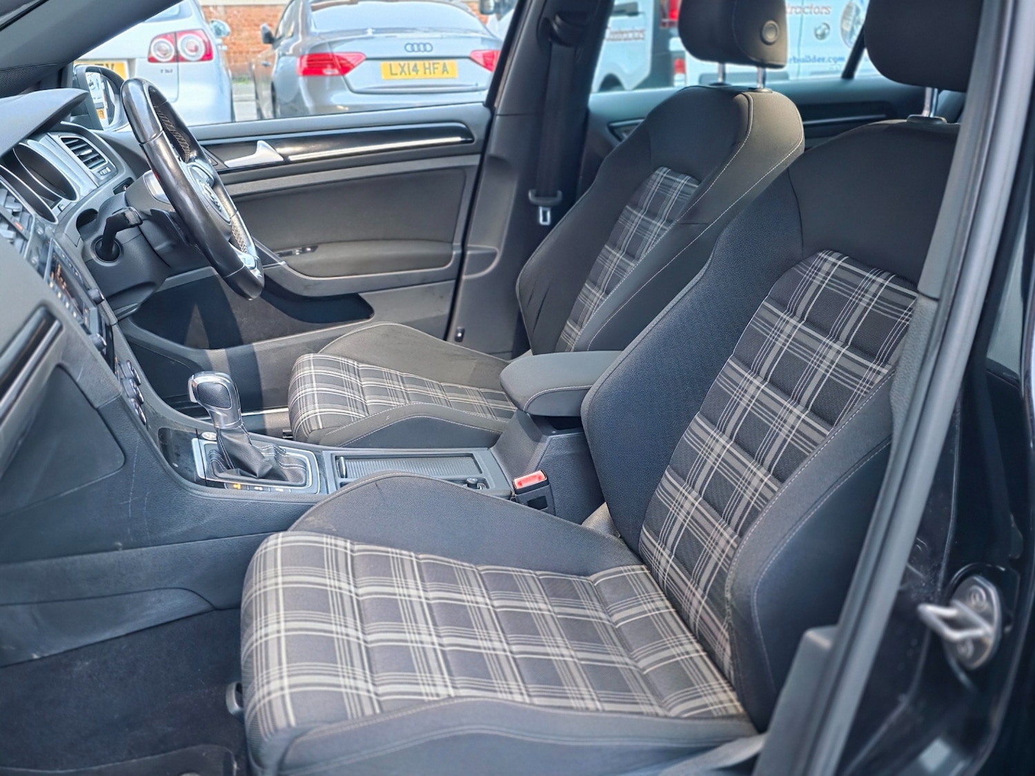 Used Volkswagen Golf 2016 for sale - 76968641: Photo 12