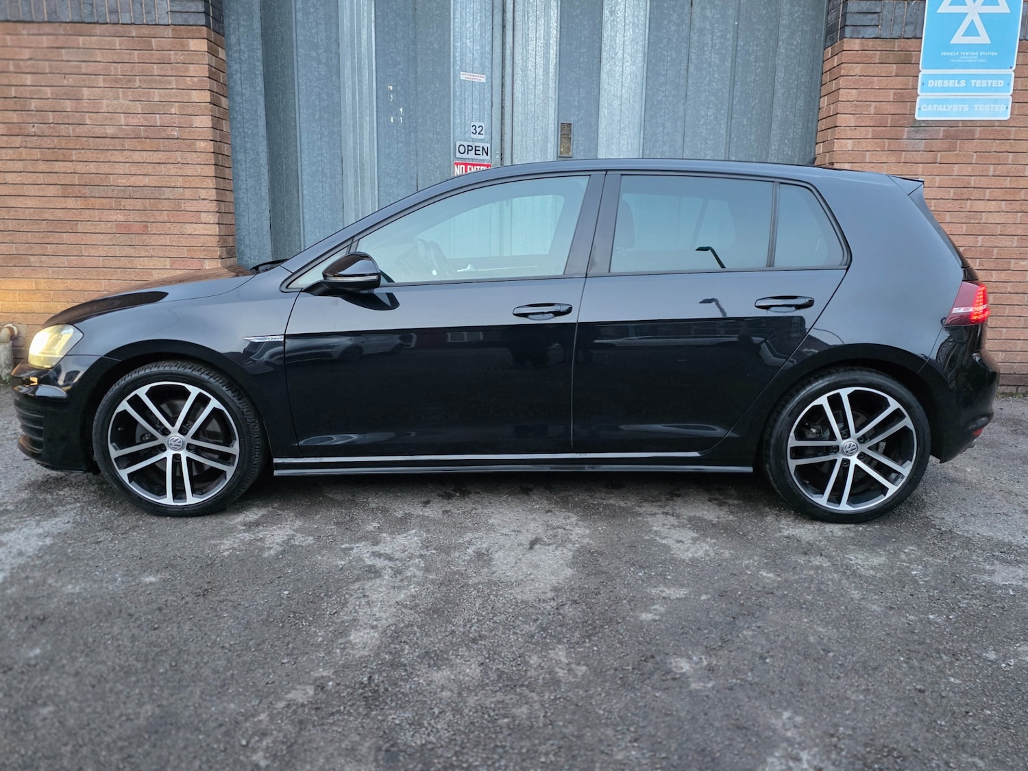 Used Volkswagen Golf 2016 for sale - 76968641: Photo 5