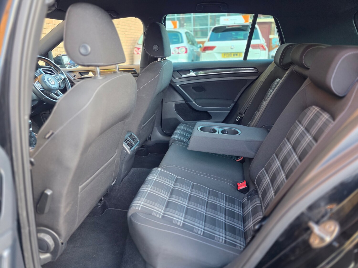 Used Volkswagen Golf 2015 for sale - 77363333: Photo 24