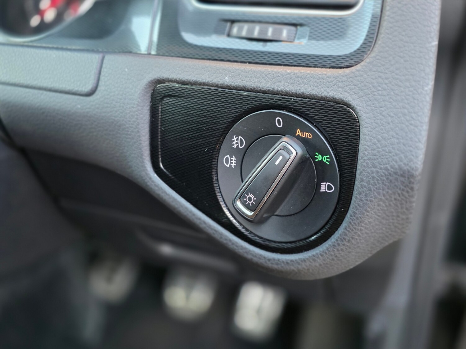 Used Volkswagen Golf 2015 for sale - 77363333: Photo 32