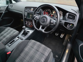 Used Volkswagen Golf 2015 for sale - 77363333: Photo