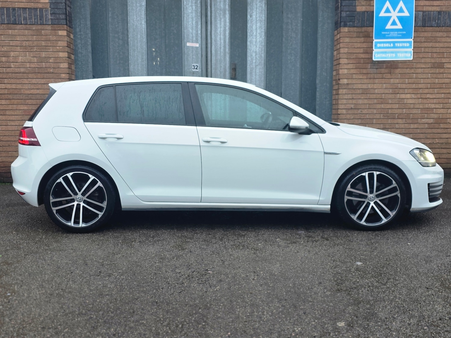 Used Volkswagen Golf 2016 for sale - 77495032: Photo 4