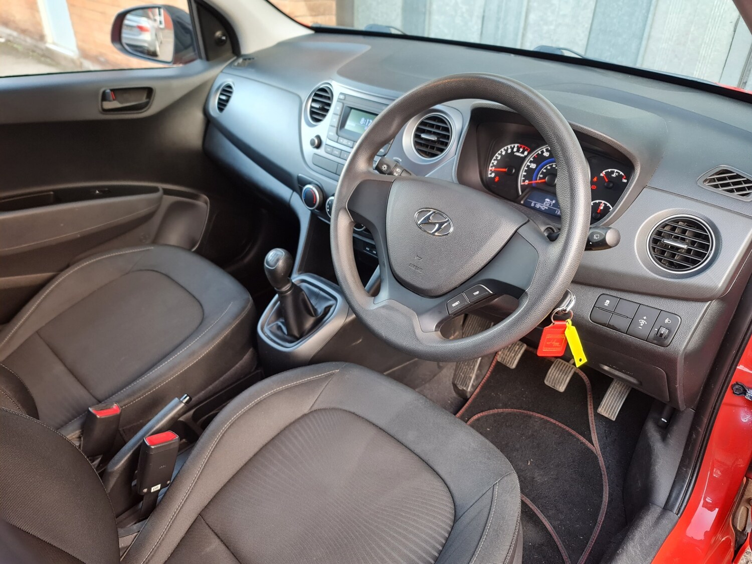 Used Hyundai i10 2018 for sale - 76205759: Photo 10