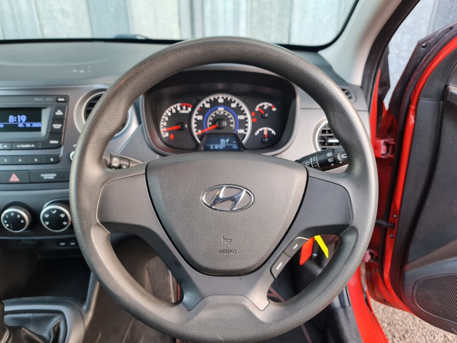 Used Hyundai i10 2018 for sale - 76205759: Photo 11