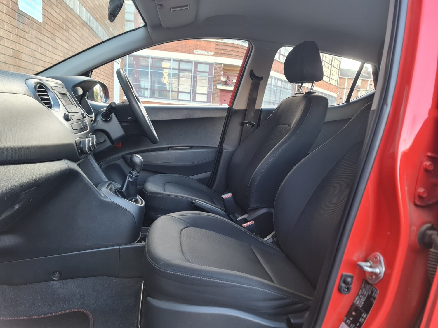 Used Hyundai i10 2018 for sale - 76205759: Photo 13