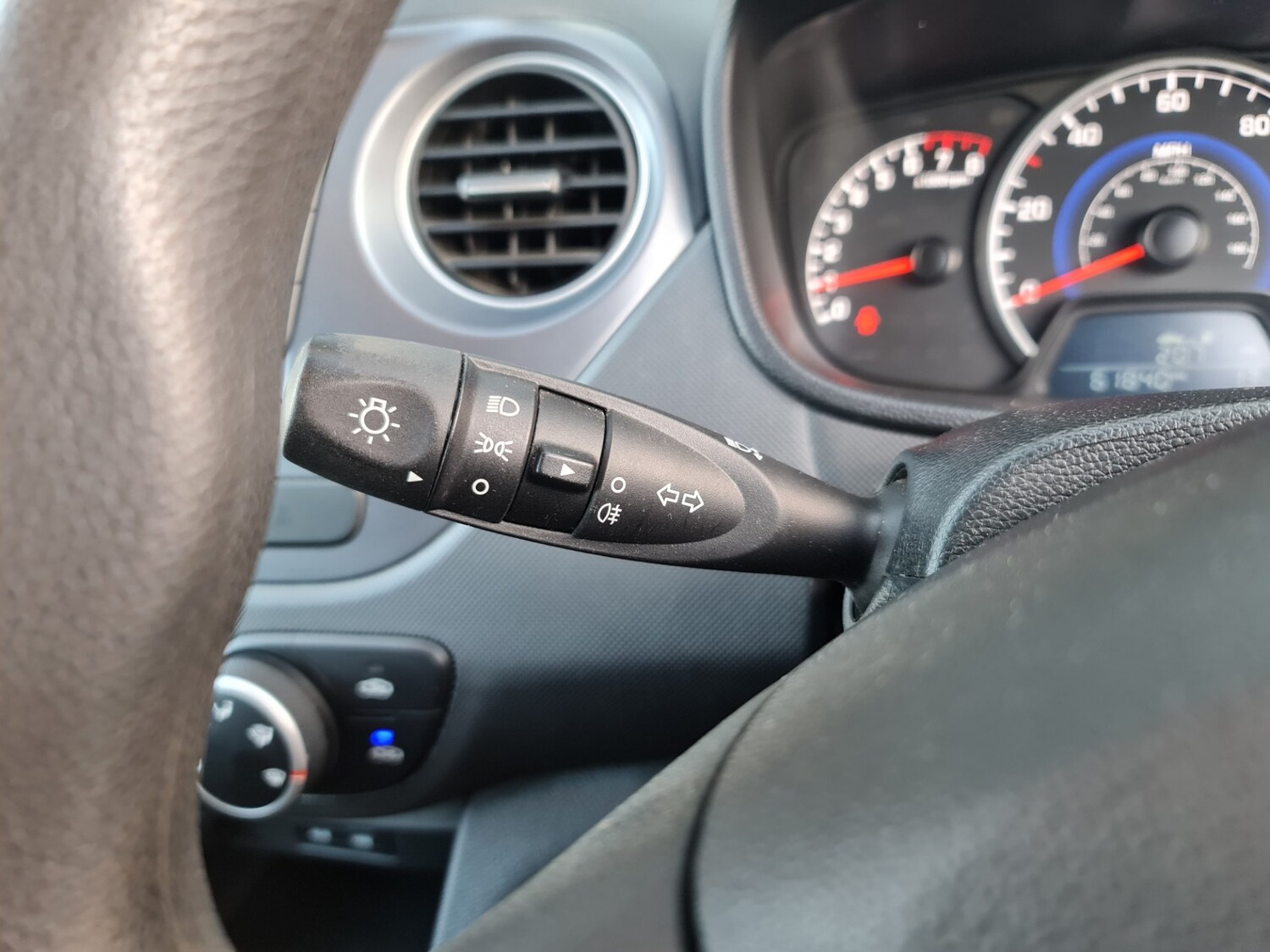 Used Hyundai i10 2018 for sale - 76205759: Photo 18