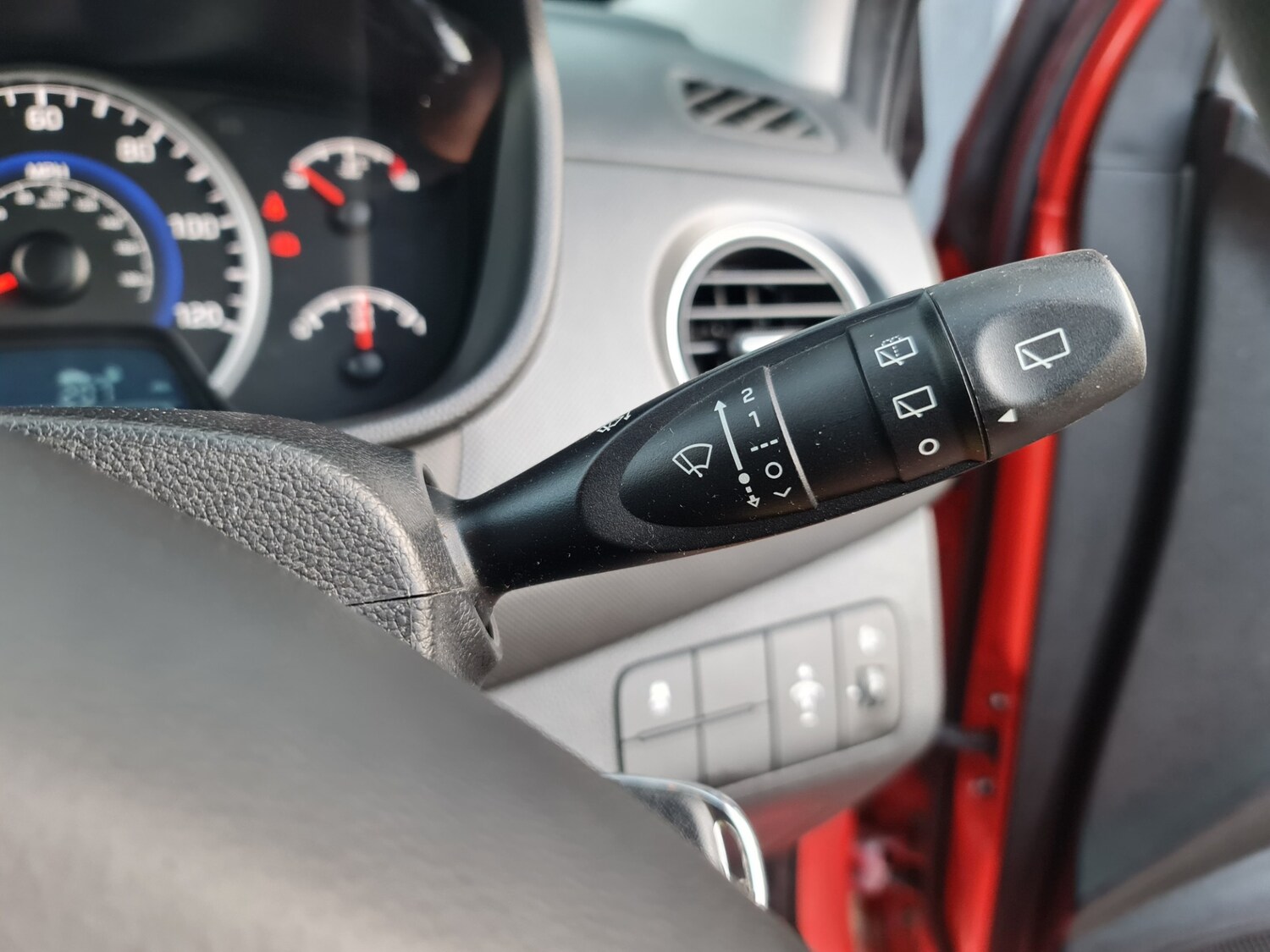 Used Hyundai i10 2018 for sale - 76205759: Photo 19