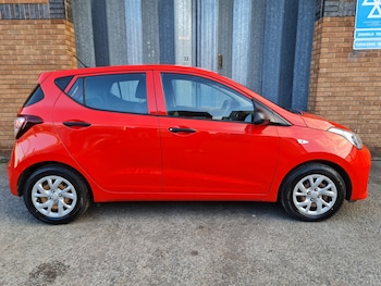 Used Hyundai i10 2018 for sale - 76205759: Photo