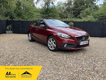 Used Volvo V40 Cross Country 2015 for sale - 78763034: Photo