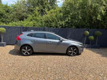 Used Volvo V40 2018 for sale - 74875801: Photo