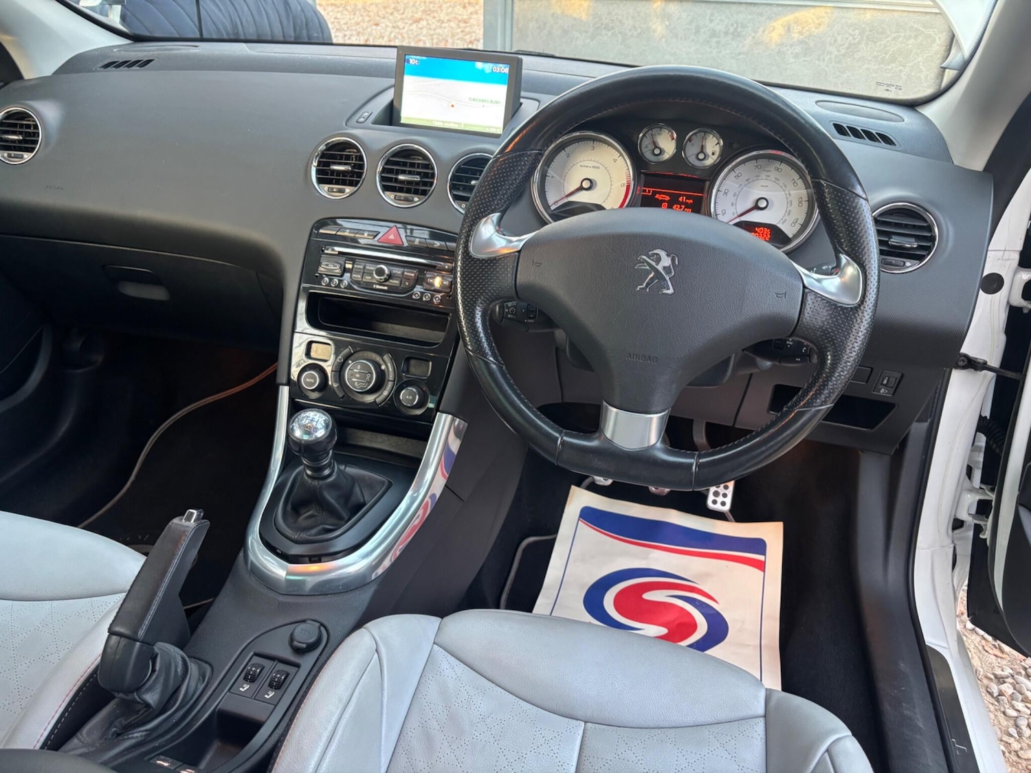 Used Peugeot 308 2014 for sale - 76992121: Photo 10