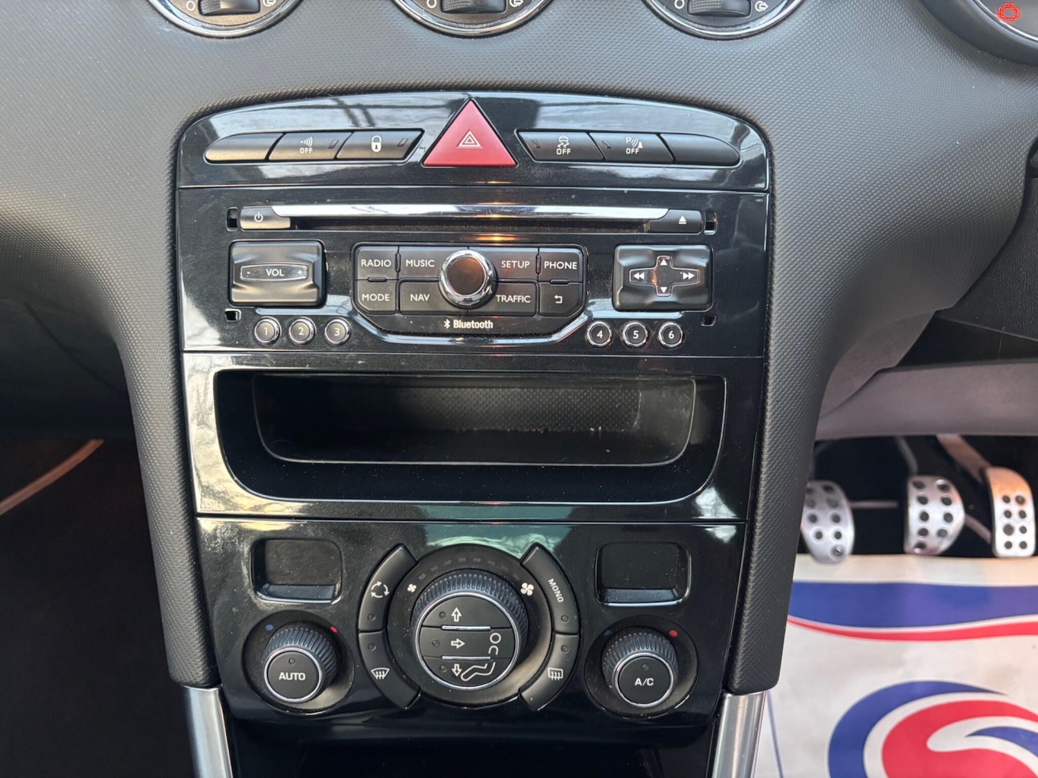 Used Peugeot 308 2014 for sale - 76992121: Photo 16