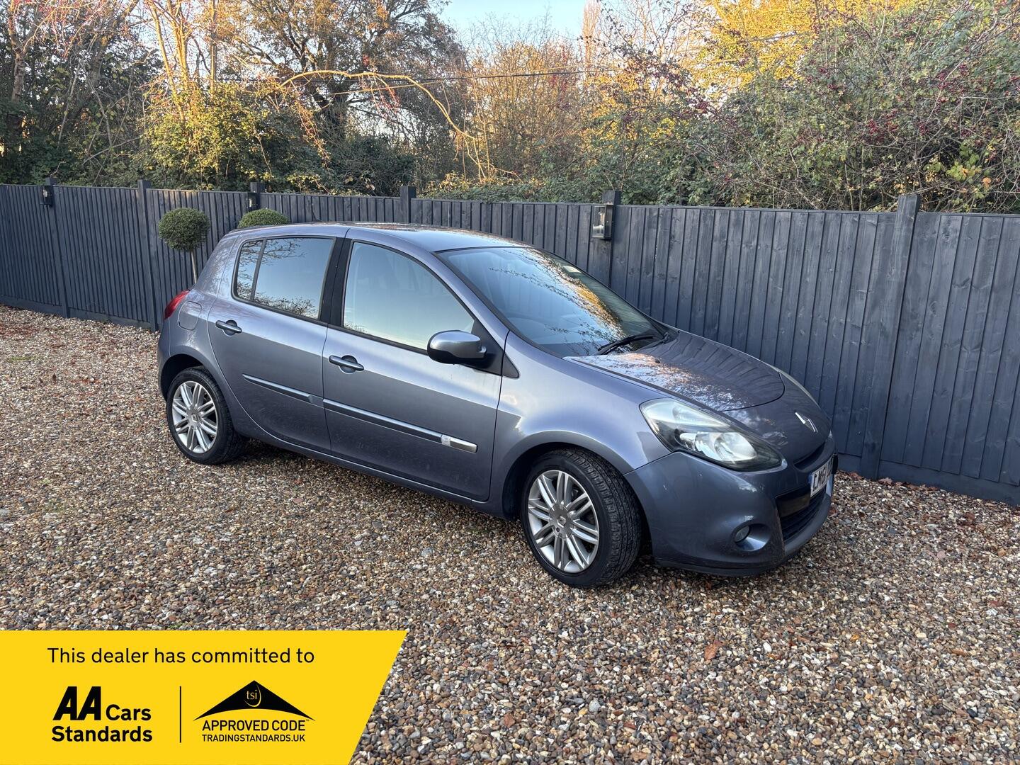 Used Renault Clio 2011 for sale - 76645587: Photo 1