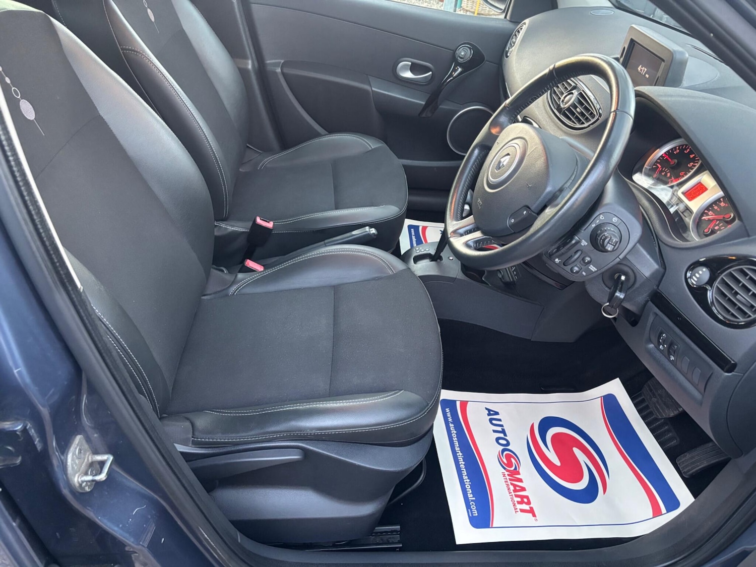 Used Renault Clio 2011 for sale - 76645587: Photo 15