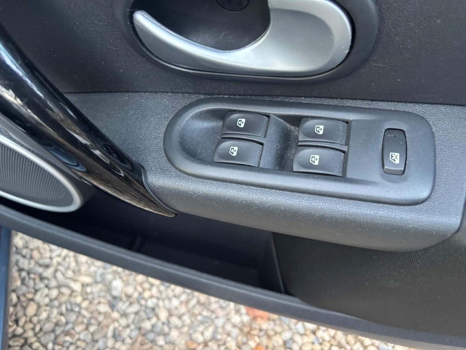 Used Renault Clio 2011 for sale - 76645587: Photo 19