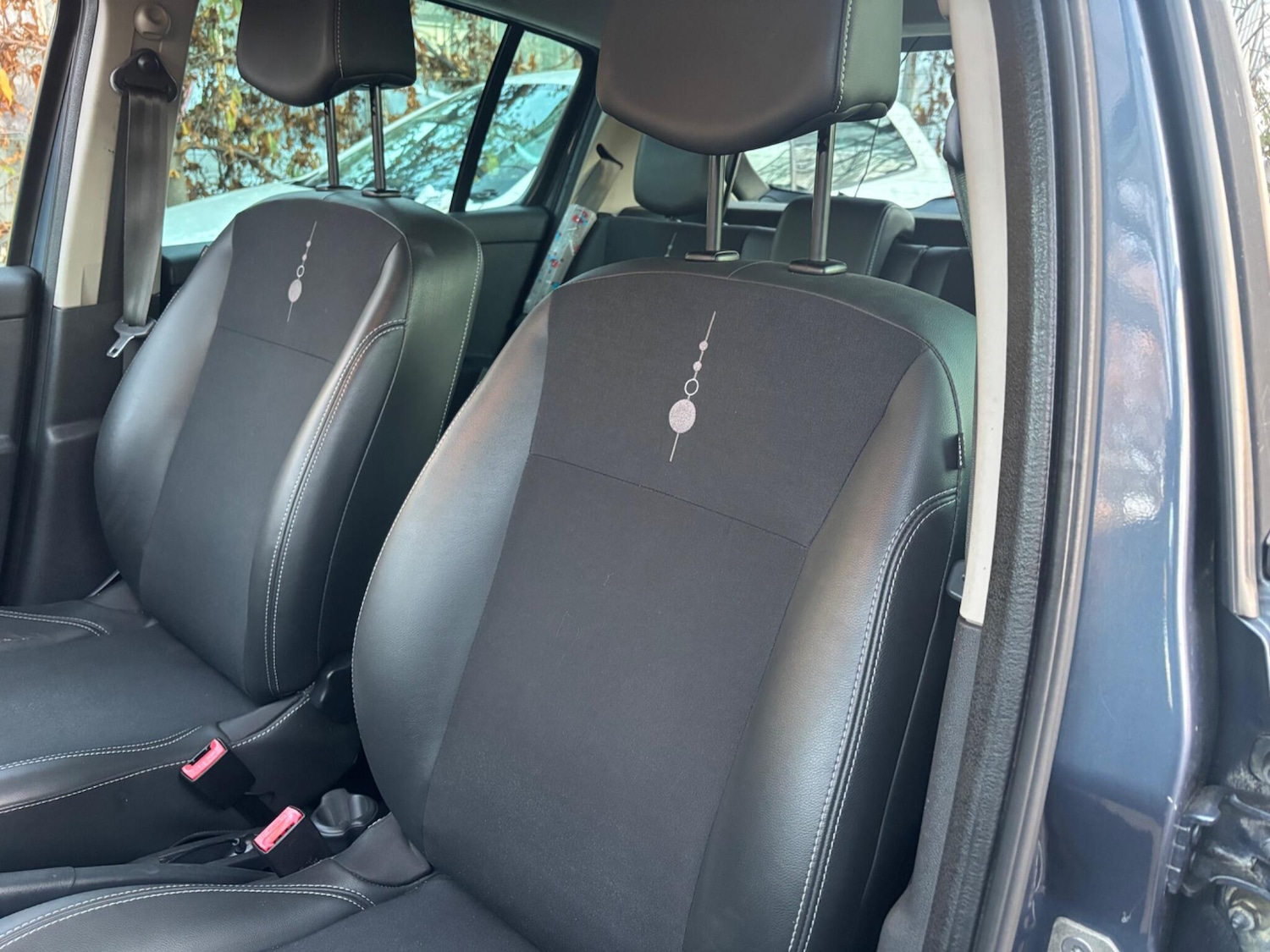 Used Renault Clio 2011 for sale - 76645587: Photo 27