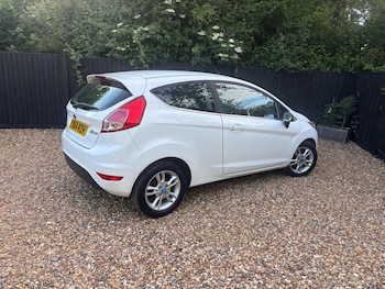 Used Ford Fiesta 2015 for sale - 79042958: Photo