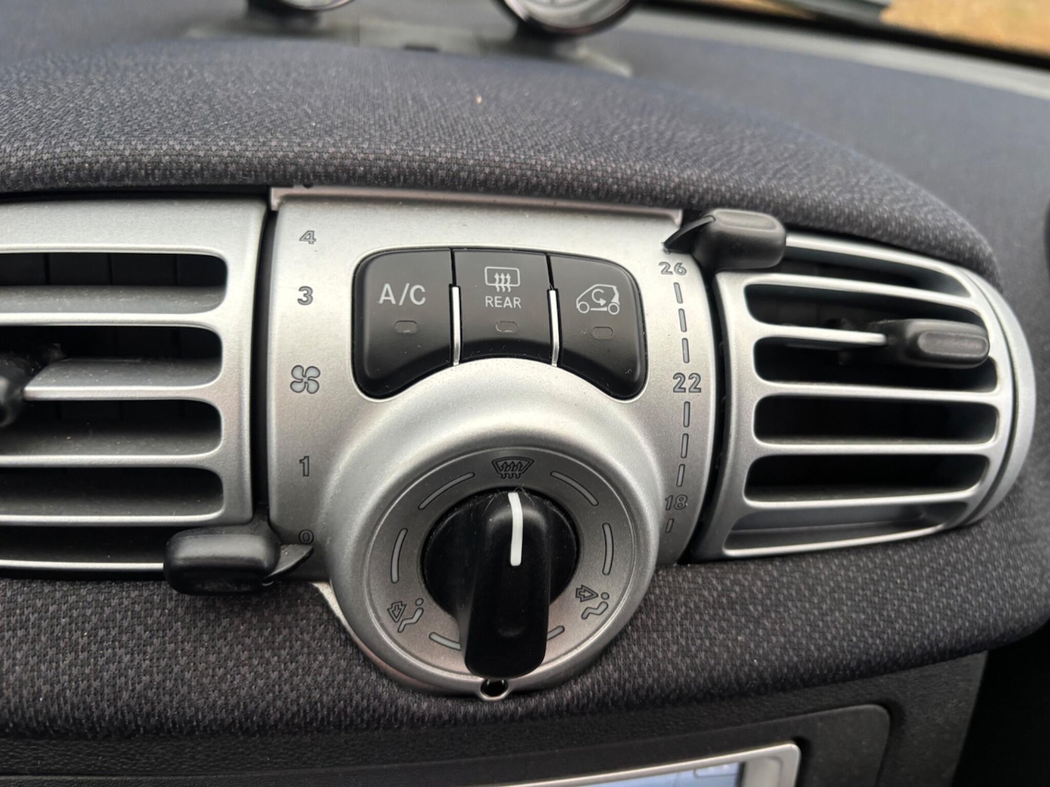 Used smart fortwo 2013 for sale - 77305611: Photo 11