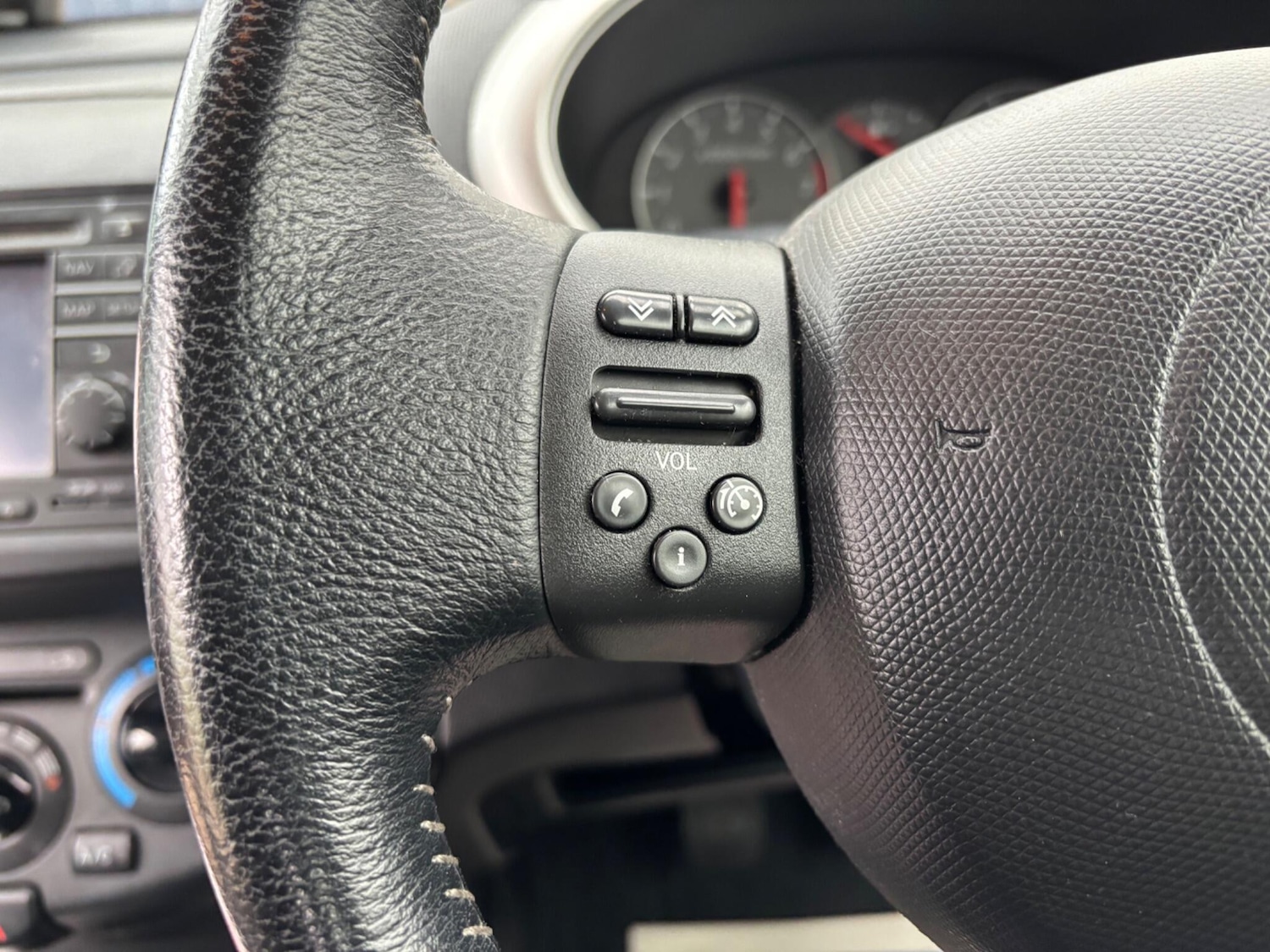 Used Nissan Micra 2010 for sale - 77808935: Photo 14