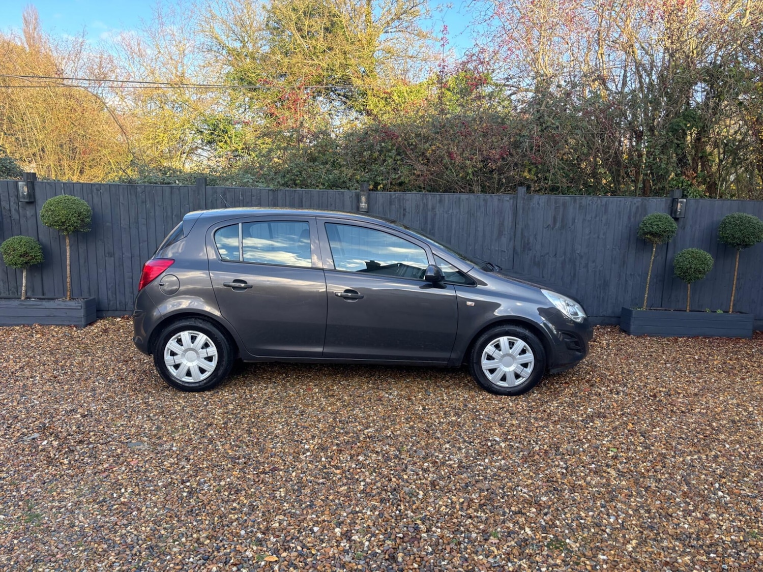 Used Vauxhall Corsa 2013 for sale - 76801804: Photo 2