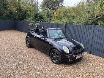 Used MINI Convertible 2006 for sale - 75635527: Photo