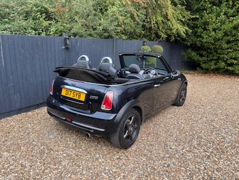 Used MINI Convertible 2006 for sale - 75635527: Photo