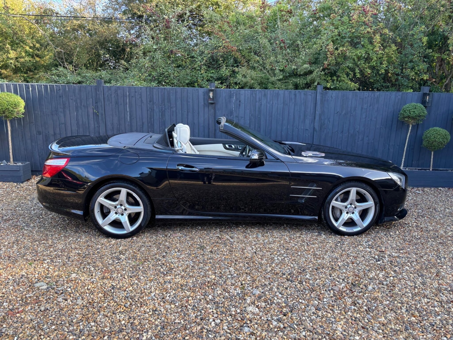 Used Mercedes-Benz SL 2014 for sale - 76179342: Photo 2