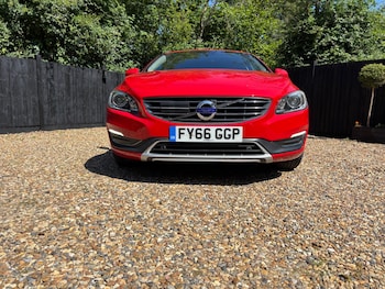Used Volvo V60 2016 for sale - 78946283: Photo