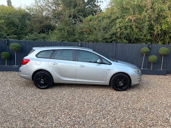 Used Vauxhall Astra 2011 for sale - 75600542: Photo