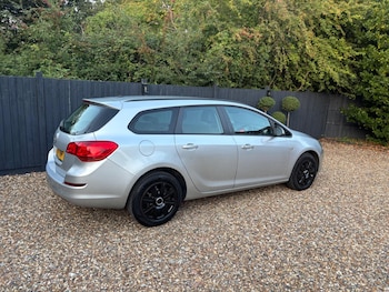 Used Vauxhall Astra 2011 for sale - 75600542: Photo