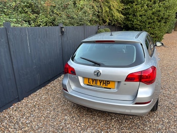 Used Vauxhall Astra 2011 for sale - 75600542: Photo