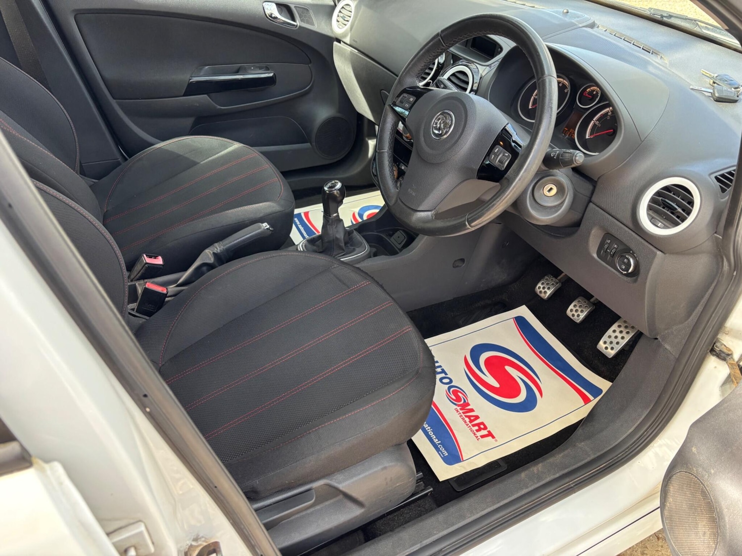 Used Vauxhall Corsa for sale - 77977690: Photo 2