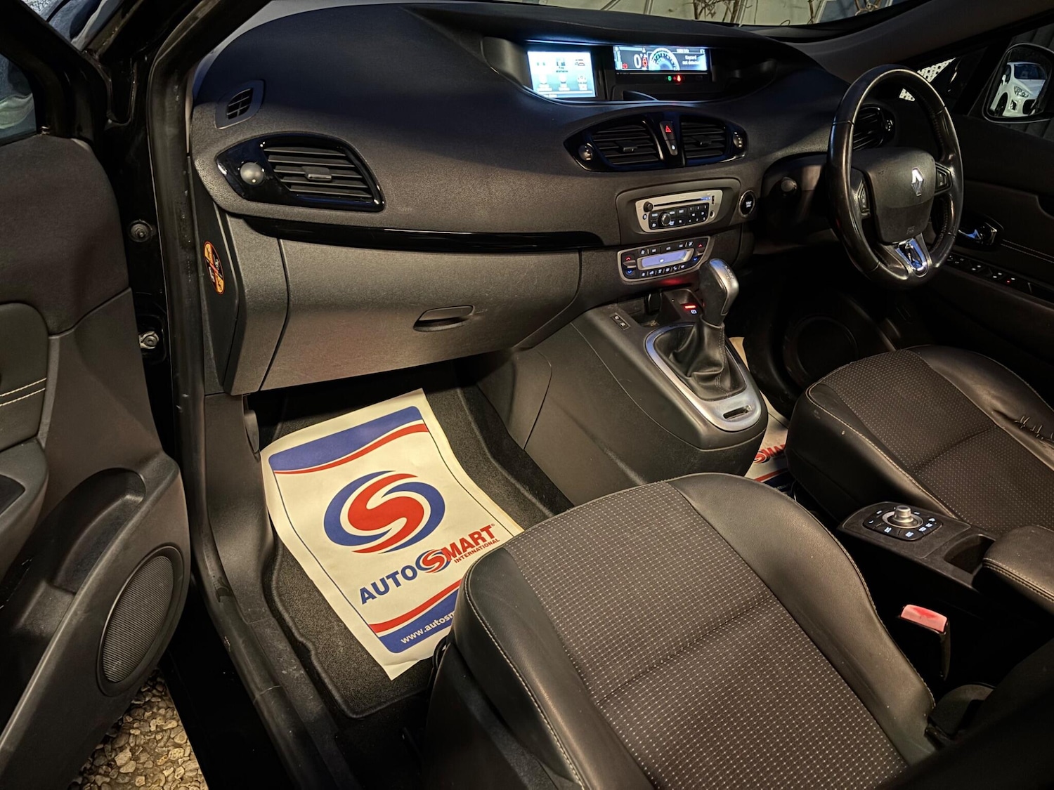 Used Renault Grand Scenic 2016 for sale - 77040565: Photo 20