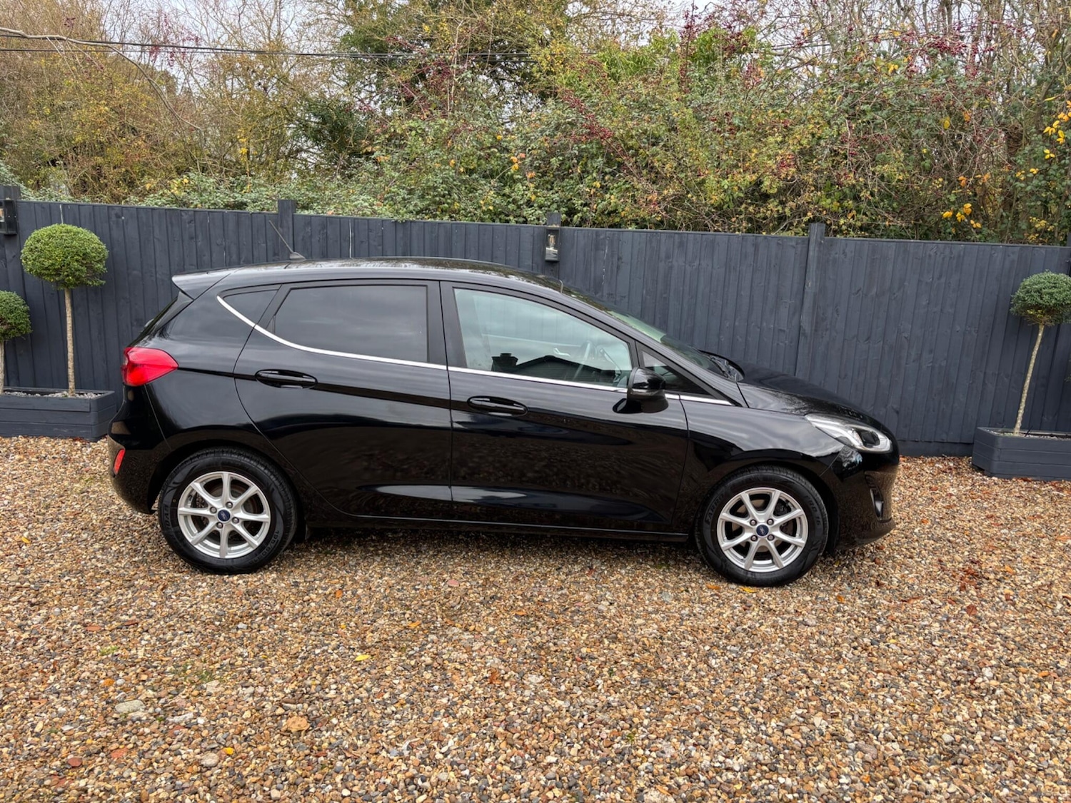 Used Ford Fiesta 2017 for sale - 76561929: Photo 2