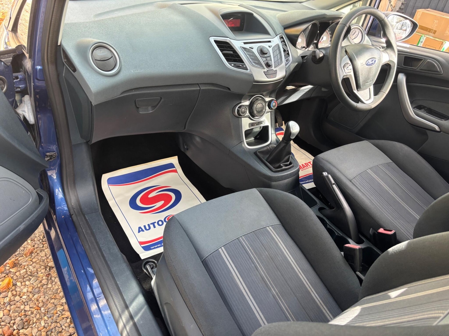 Used Ford Fiesta 2010 for sale - 76371735: Photo 22