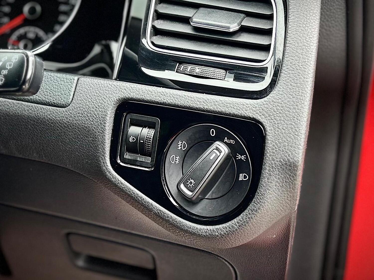 Used Volkswagen Golf 2013 for sale - 76483075: Photo 17