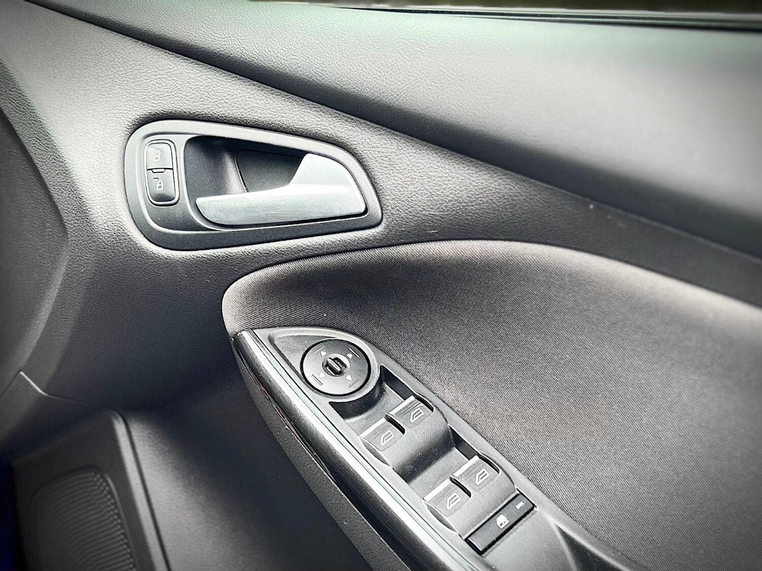 Used Ford Focus 2015 for sale - 76482844: Photo 18