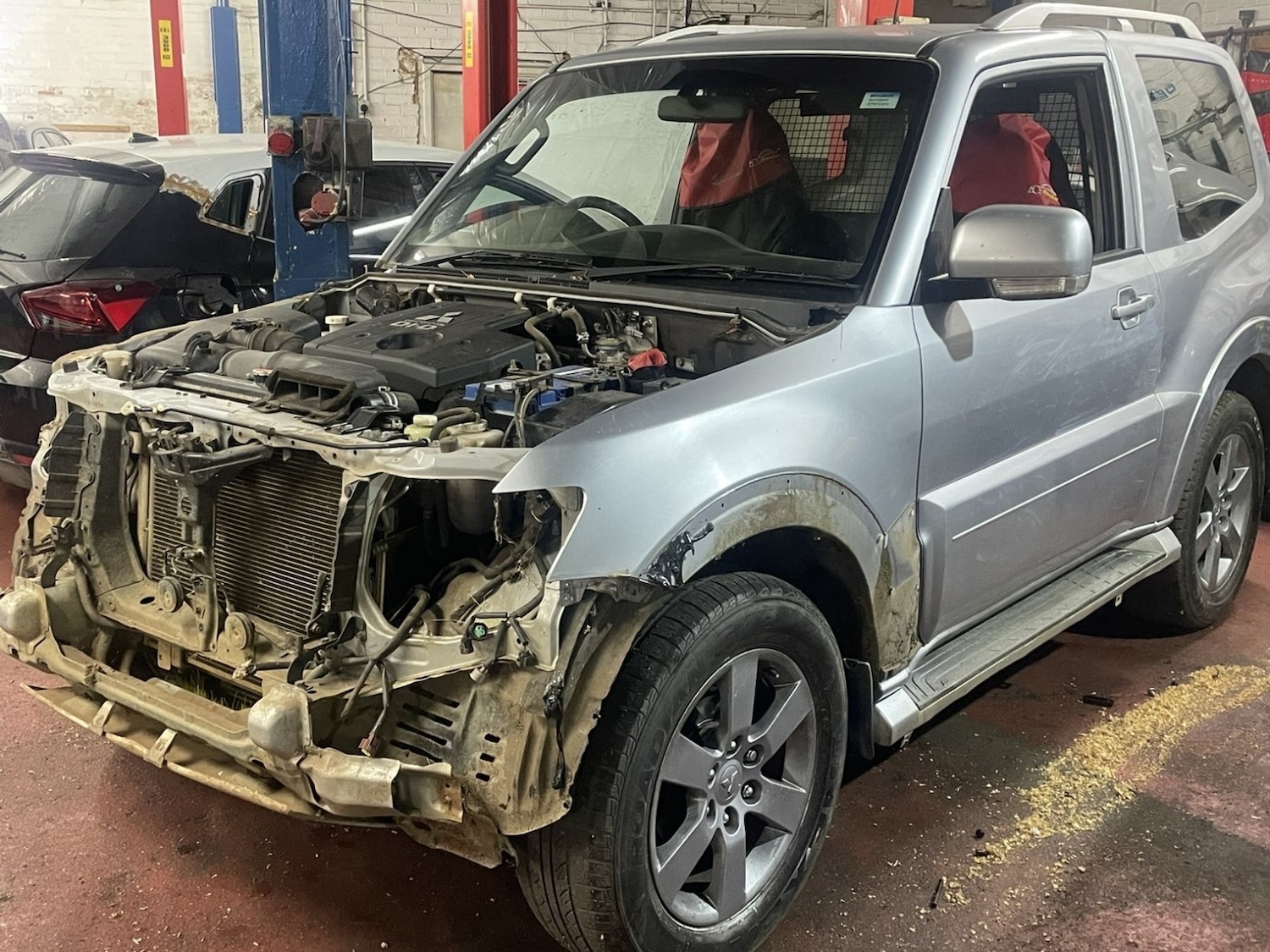 Used Mitsubishi Shogun 2010 for sale - 76618742: Photo 1