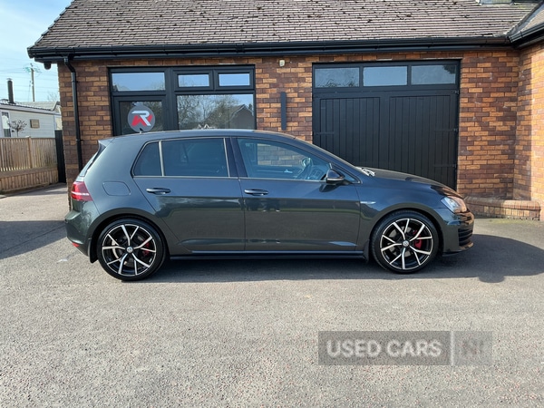 Used Volkswagen Golf 2017 for sale - 77971032: Photo 2