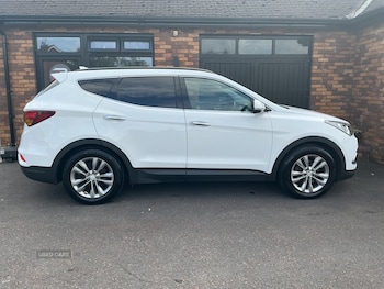 Used Hyundai Santa Fe 2017 for sale - 79521970: Photo