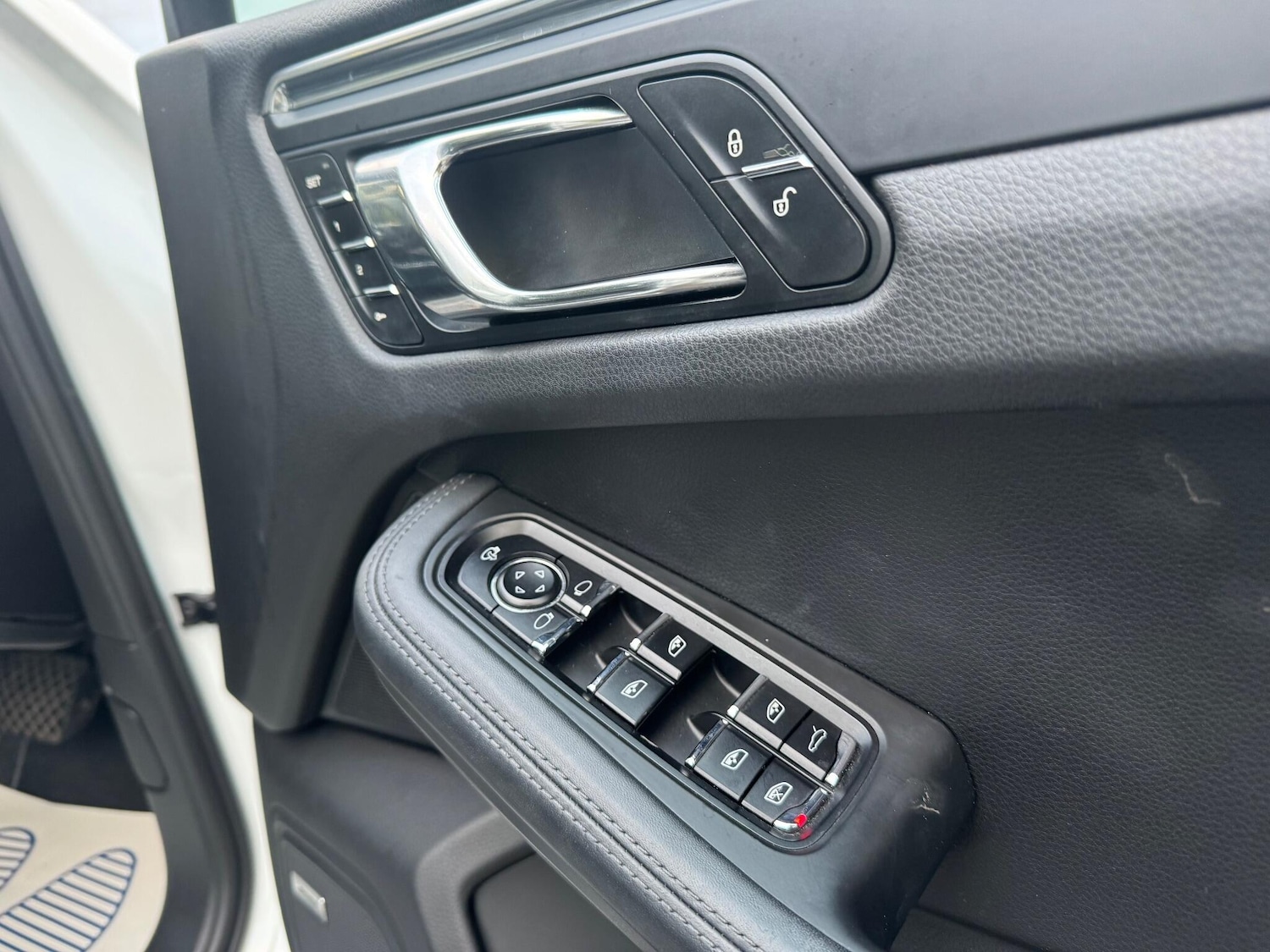 Used Porsche Macan 2014 for sale - 77346283: Photo 37