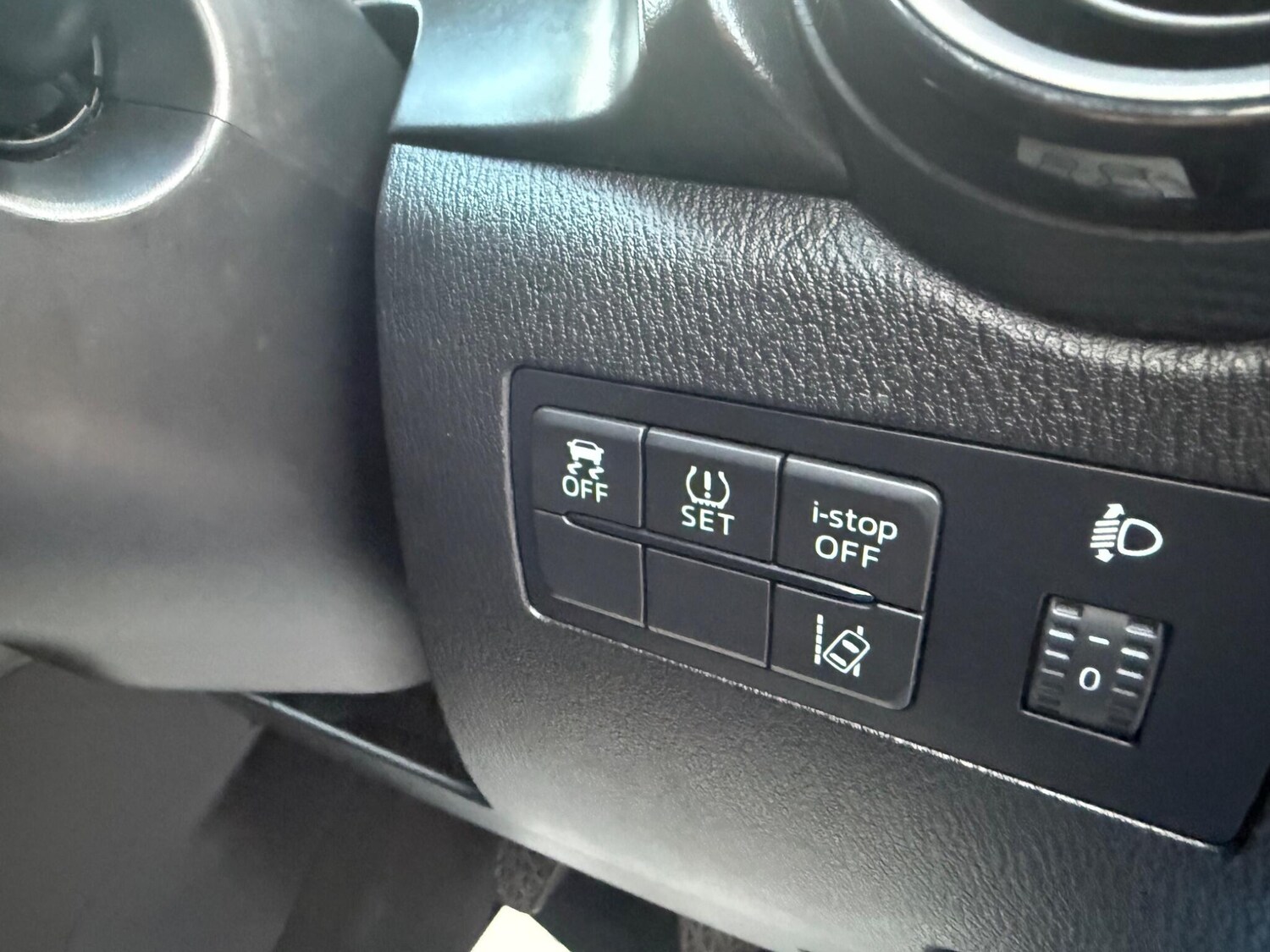 Used Mazda Mazda2 2015 for sale - 77368821: Photo 27