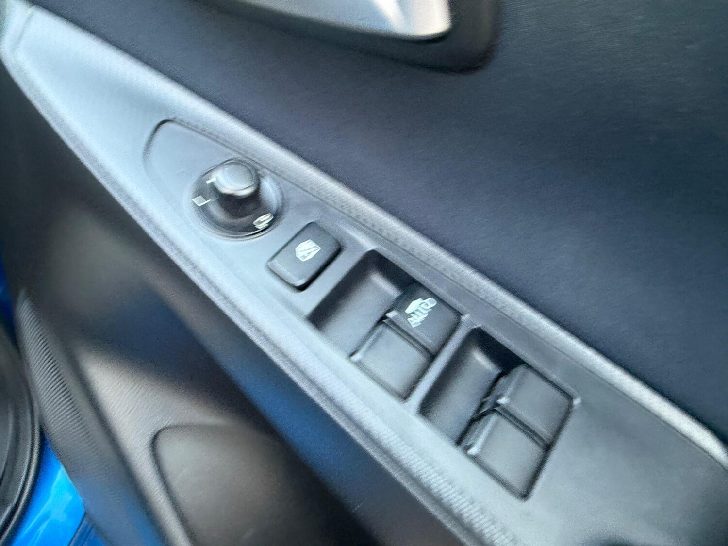 Used Mazda Mazda2 2015 for sale - 77368821: Photo 28