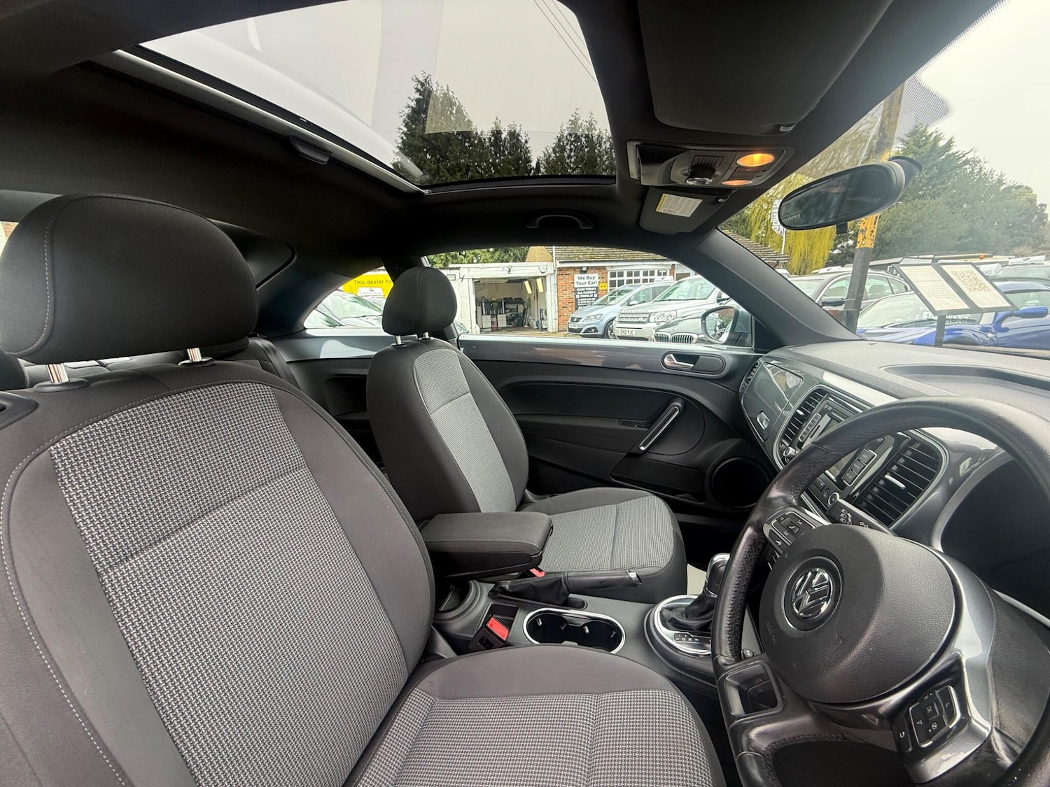 Used Volkswagen Beetle 2013 for sale - 77872229: Photo 18