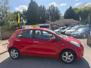 Used Toyota Yaris 2010 for sale - 79615973: Photo