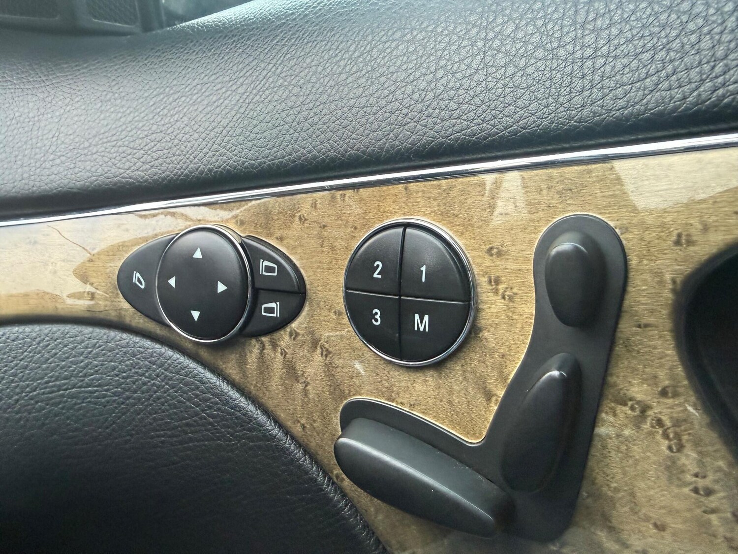 Used Mercedes-Benz E Class 2008 for sale - 77849115: Photo 29