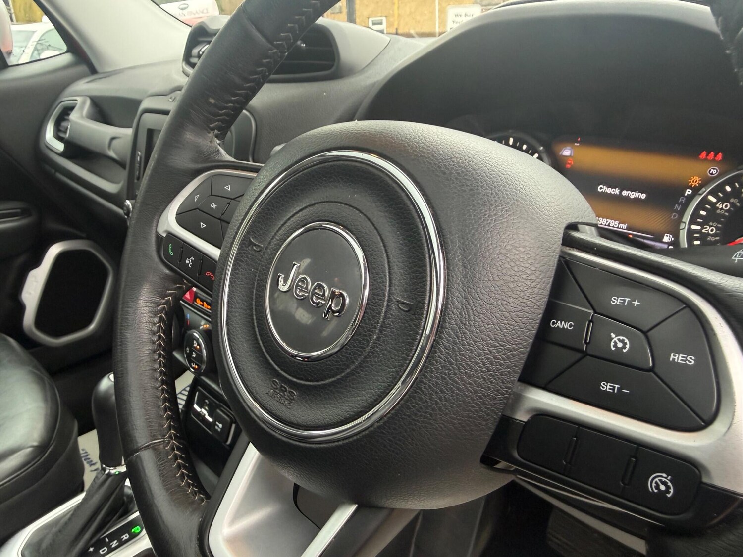 Used Jeep Renegade 2015 for sale - 77679750: Photo 26