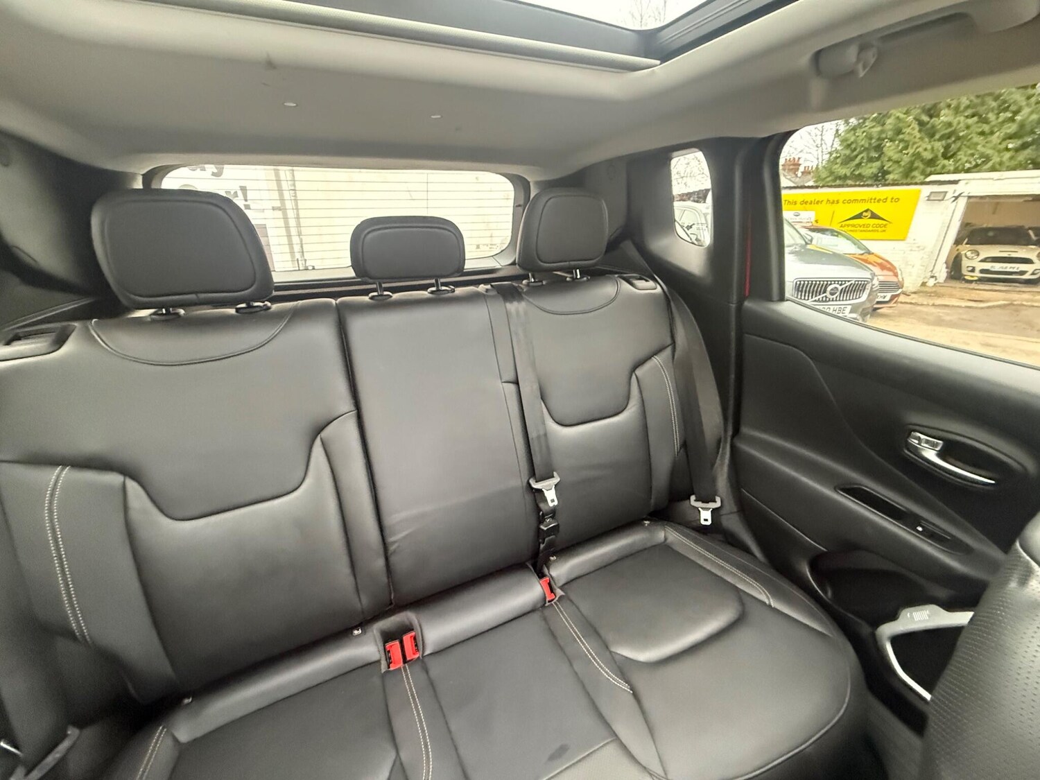 Used Jeep Renegade 2015 for sale - 77679750: Photo 32