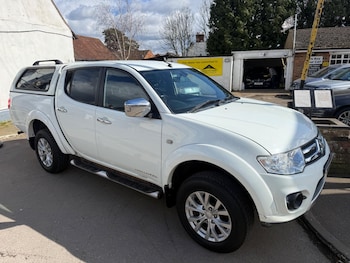 Used Mitsubishi L200 2015 for sale - 77989803: Photo